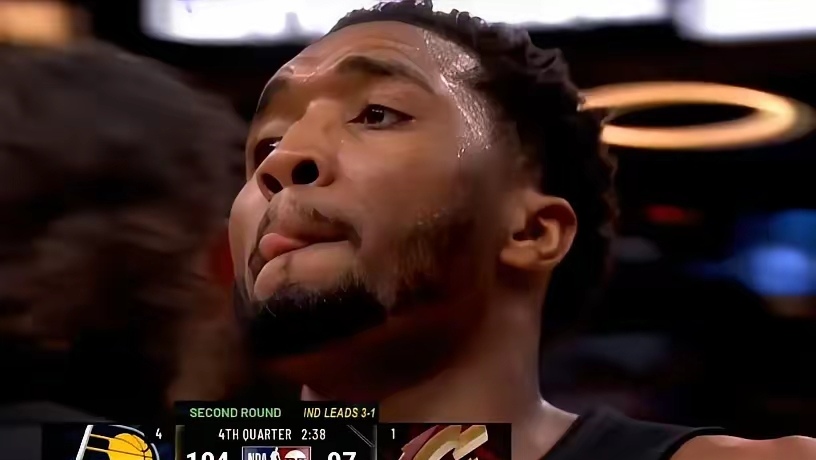 骑士惨遭公牛横扫伤心落败,良帅愤怒离场折射心声 骑士惨遭公牛横扫伤心落败,良帅愤怒离场折射心声