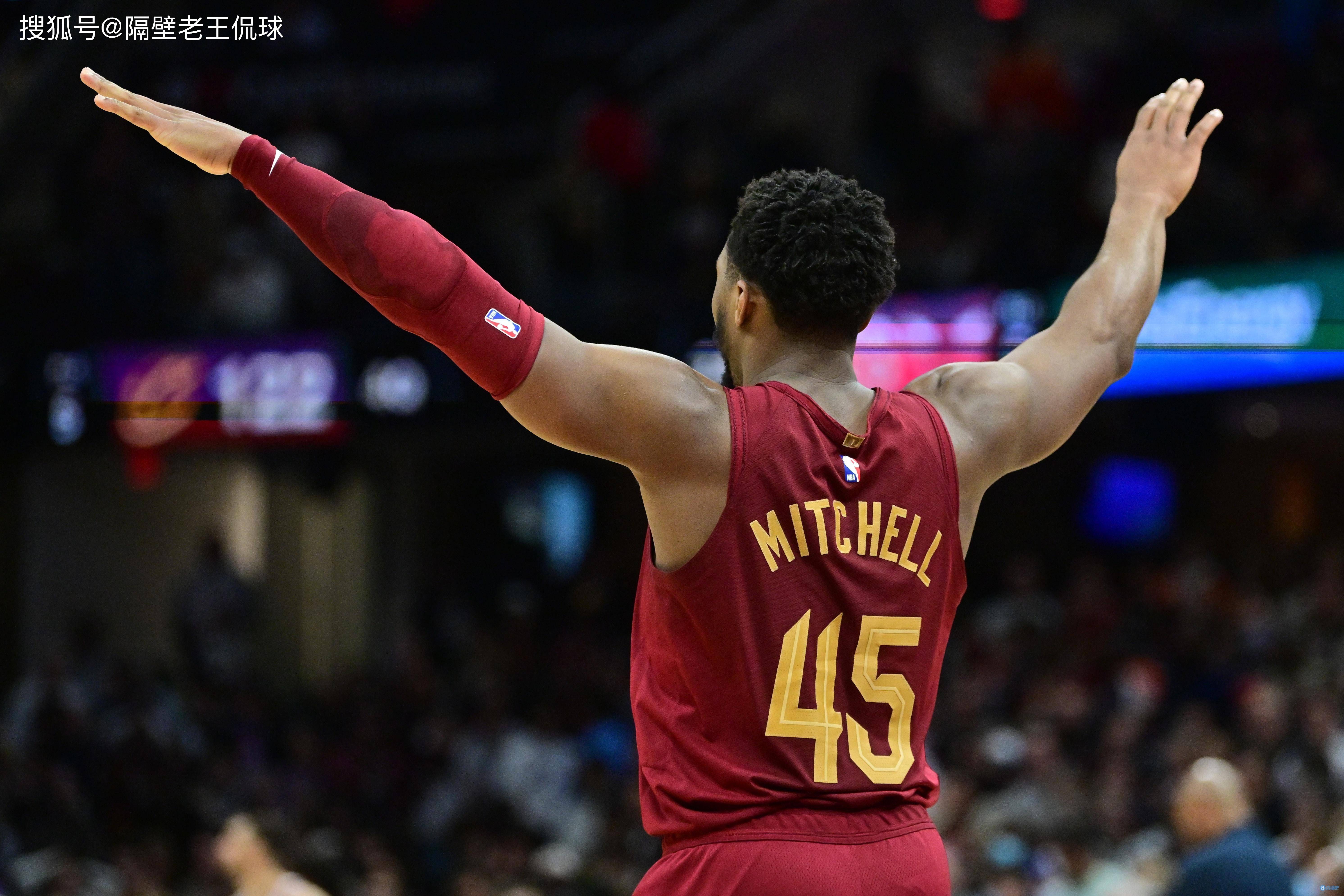 骑士惨遭公牛横扫伤心落败,良帅愤怒离场折射心声 骑士惨遭公牛横扫伤心落败,良帅愤怒离场折射心声