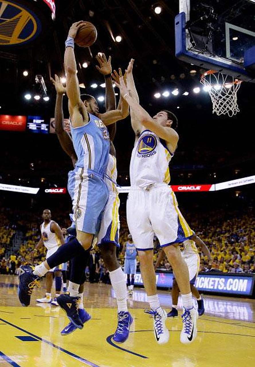 乐鱼体育官网网页版-老鹰客场击败鹈鹕，迎来胜利