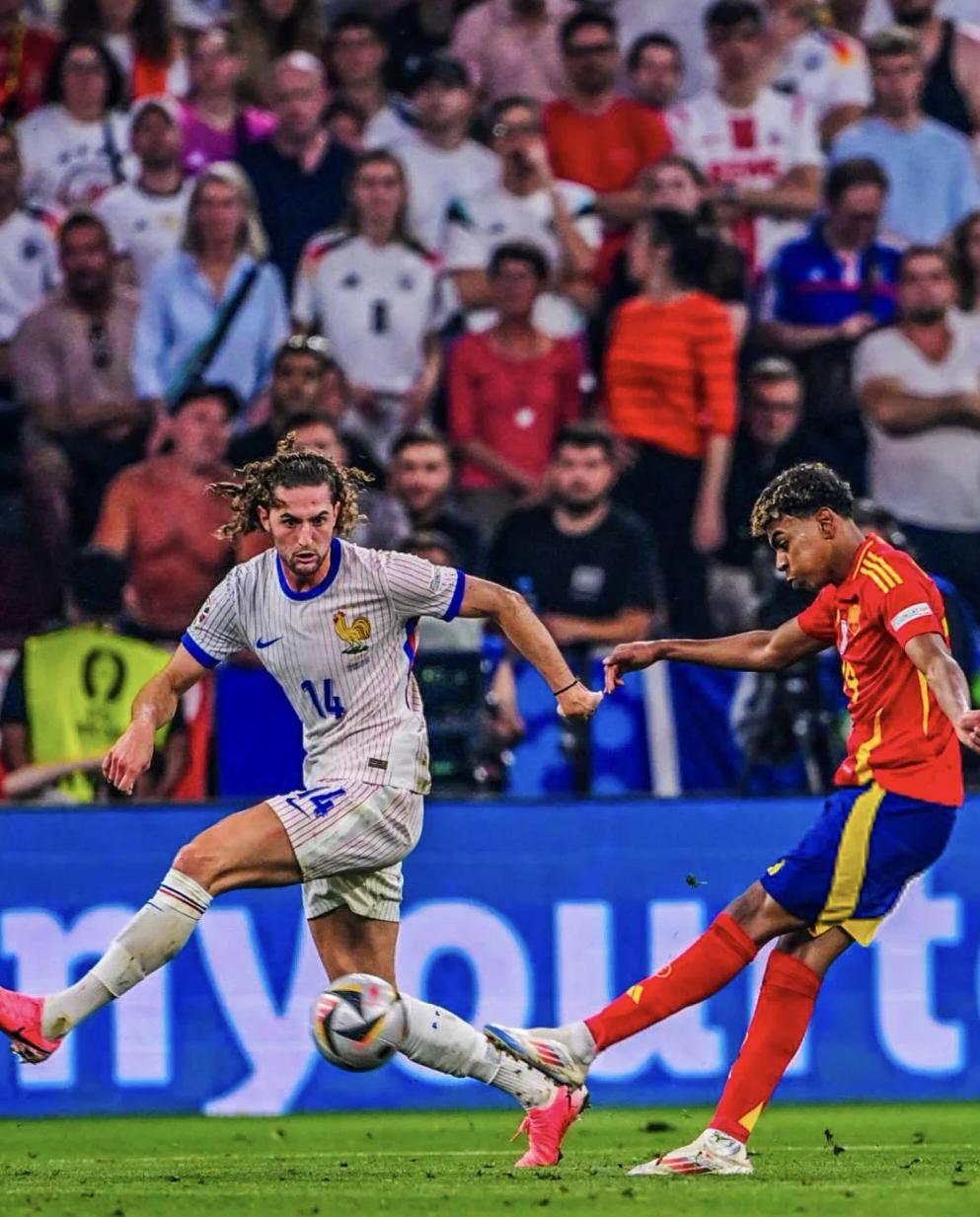 乐鱼体育APP下载-西班牙网球队鏖战意大利网球队，克耶高斯高光表现