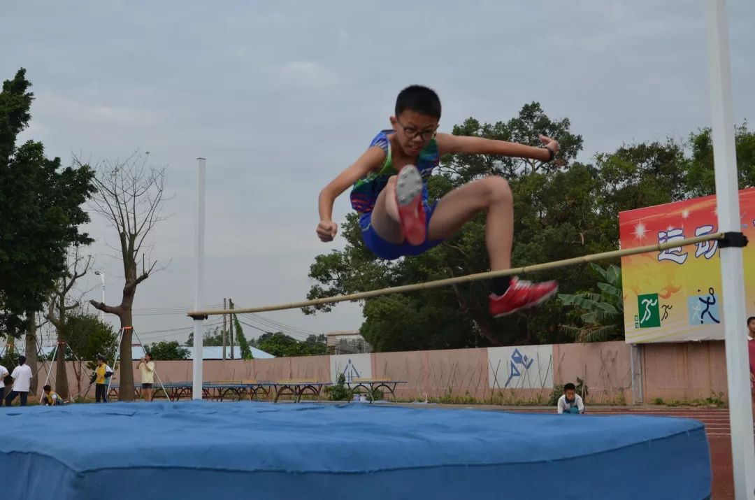 乐鱼官方网站-巴拉圭射击选手英姿飒爽，夺得桂冠