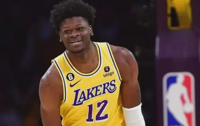 湖人B队爆冷希腊男篮，乔治统治全场