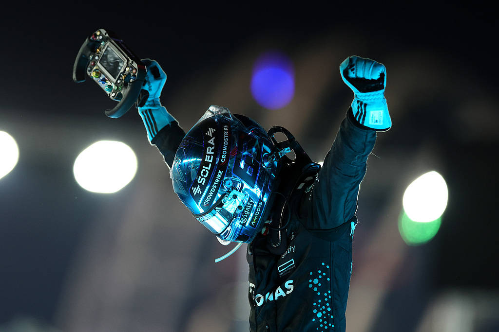 乐鱼体育-哈斯车队完胜索伯车队，拉塞尔点燃赛场